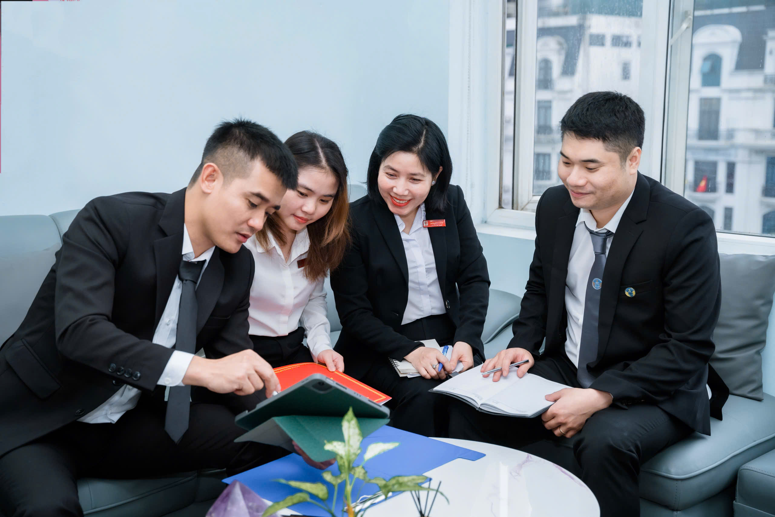Luật sư Hùng và Cộng sự