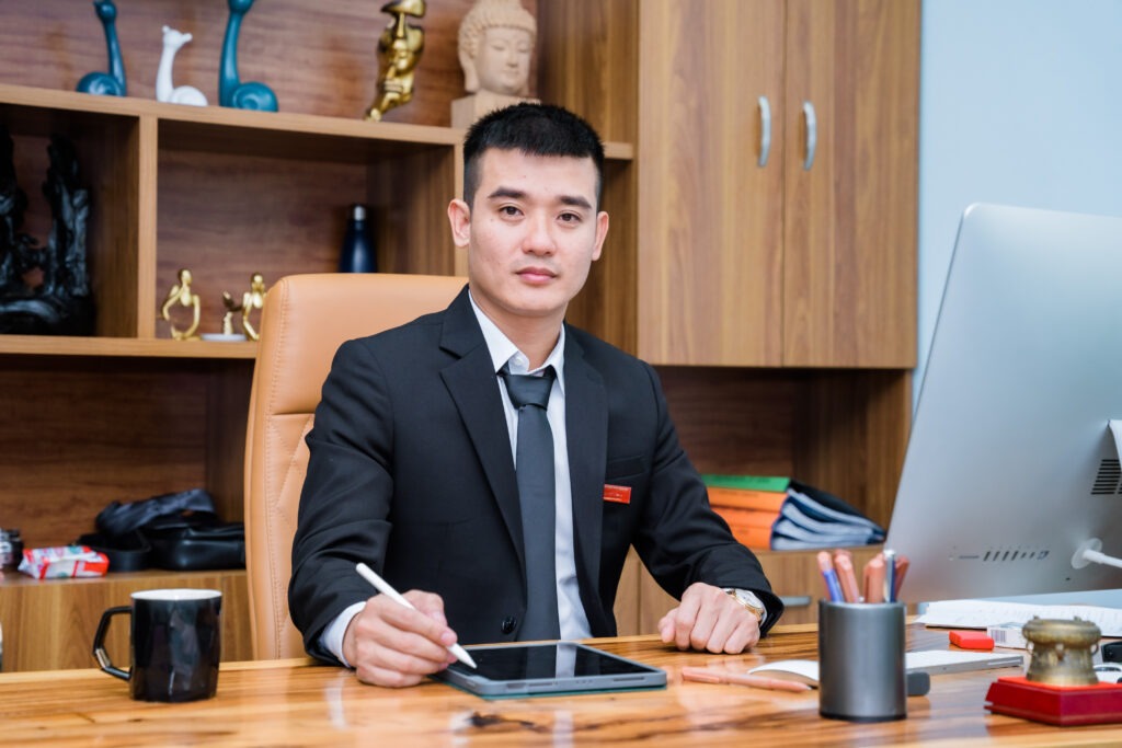 Luật sư Hùng - Luật sư tư vấn